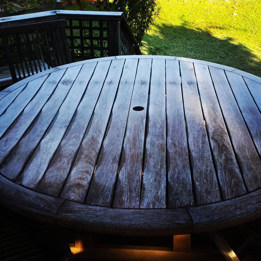 Granted, it's all relative, but frost on the outdoor table = very cold for Auckland!