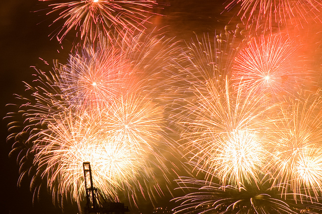 Fireworks close-up on Flickr. And these were "just" from New Year's! The ones for the opening of the Rugby World Cup tonight which I'm hoping to get some good shots of too. There's something about fireworks that makes them exciting to shoot. I'm not sure whether it's the challenge of getting set up (i.e. scoping the location, getting your tripod and remote out), or the fact that you only have seconds to shoot them and then they're gone forever. Go the All Blacks!